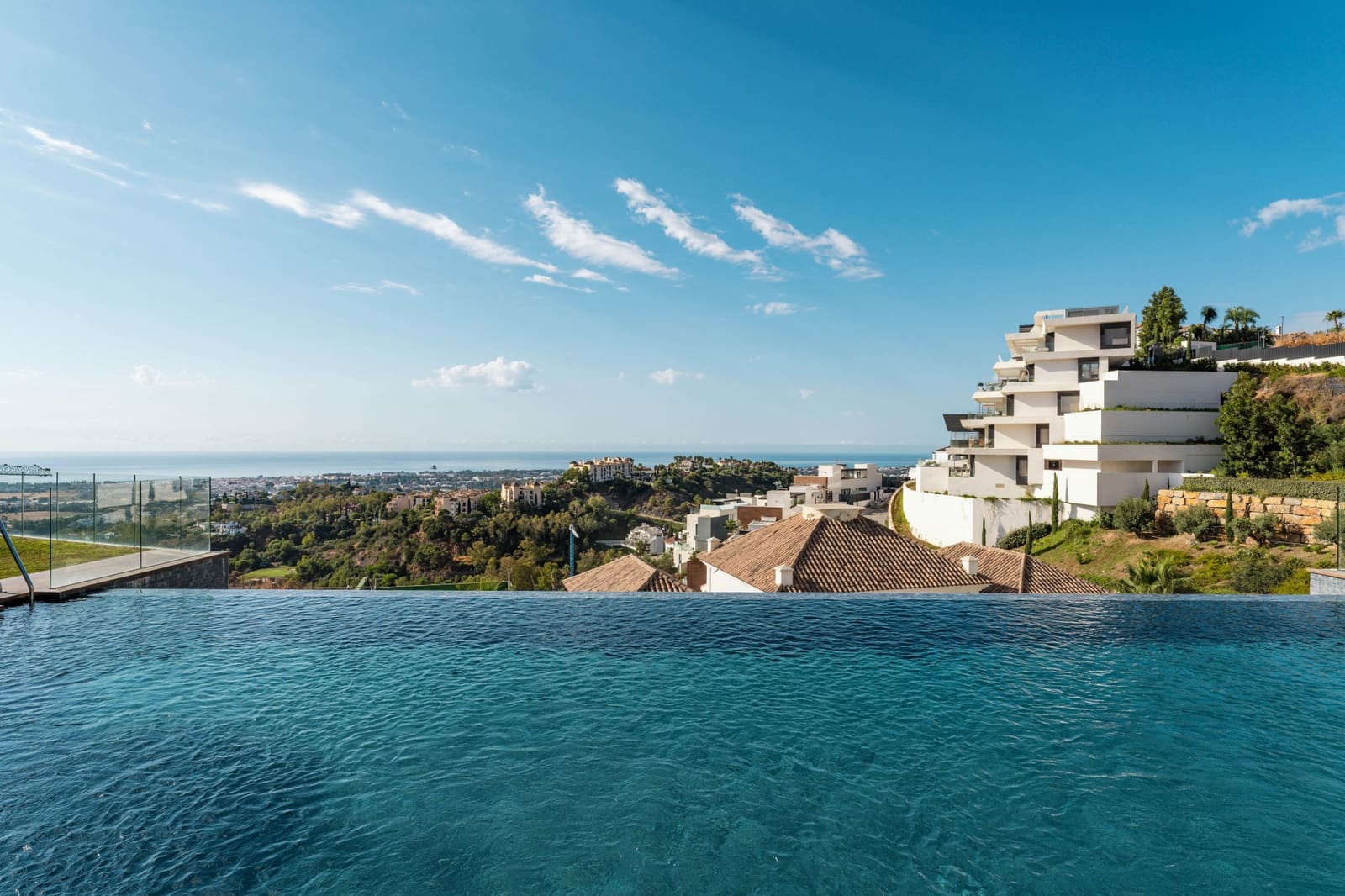 3 bedroom Apartment for sale in Benahavis with pool garage - € 2,149,000 (Ref: 9276249)