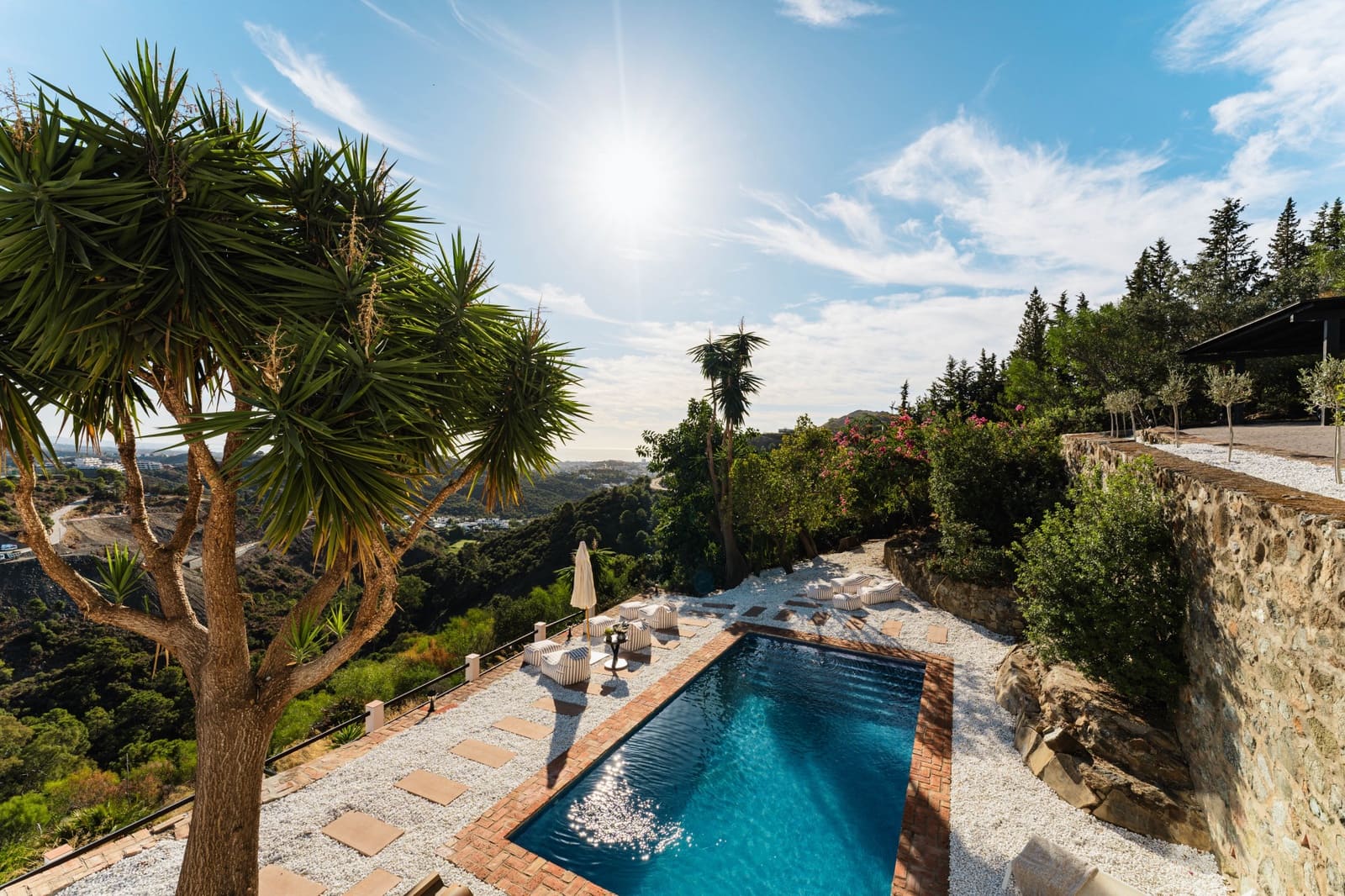 6 sovrum Villa till salu i El Madronal med pool garage - 3 295 000 € (Ref: 9387808)