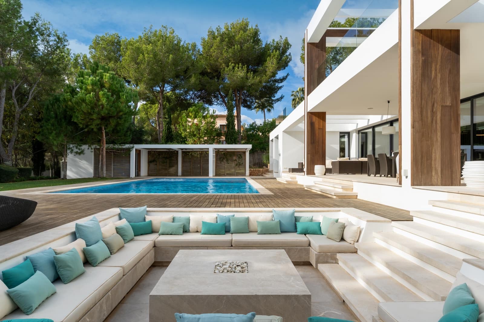 6 bedroom Villa for sale in Santa Ponsa with pool garage - € 7,500,000 (Ref: 9398408)