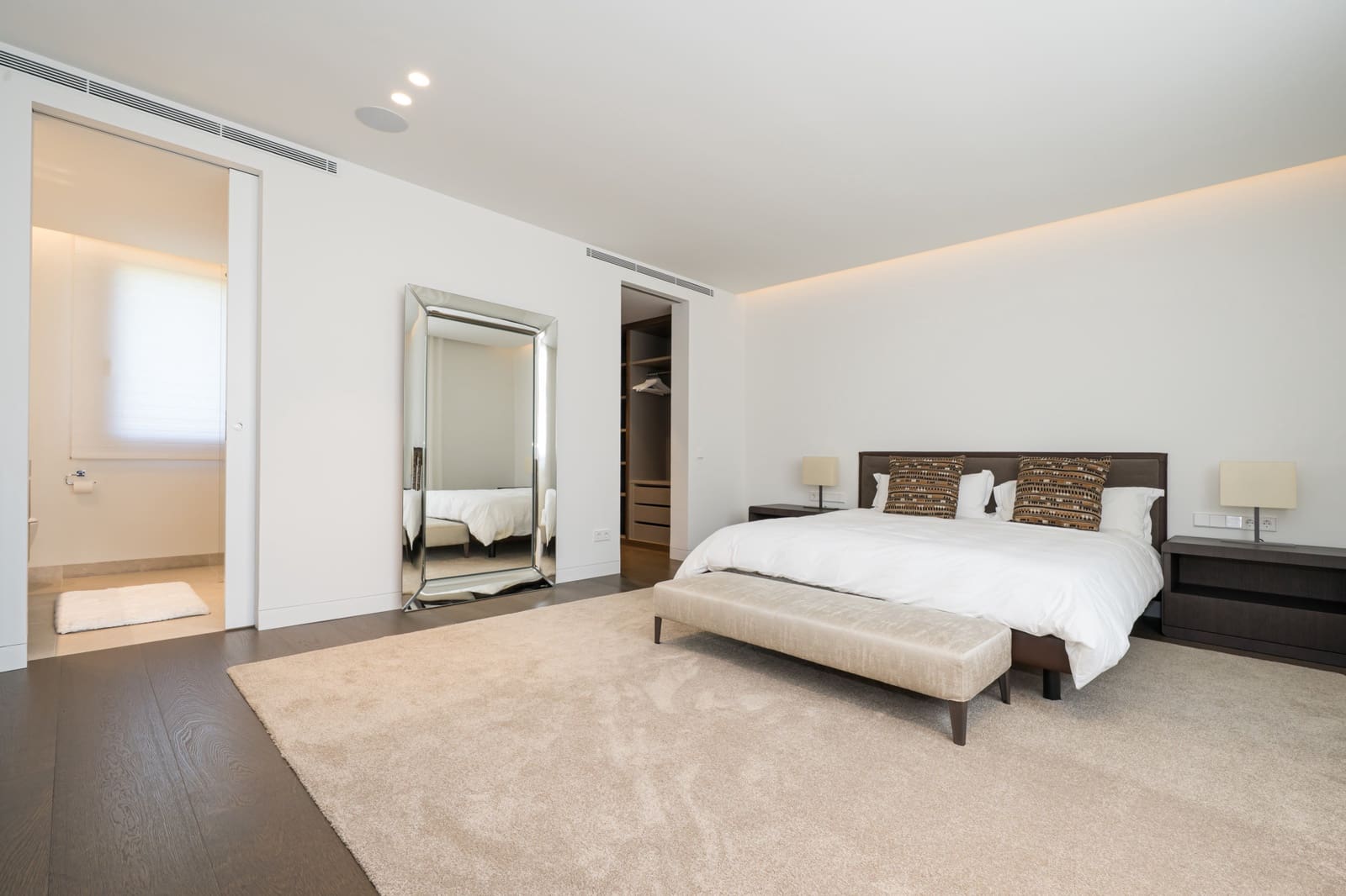 6 bedroom Villa for sale in Santa Ponsa with pool garage - € 7,500,000 (Ref: 9398408)