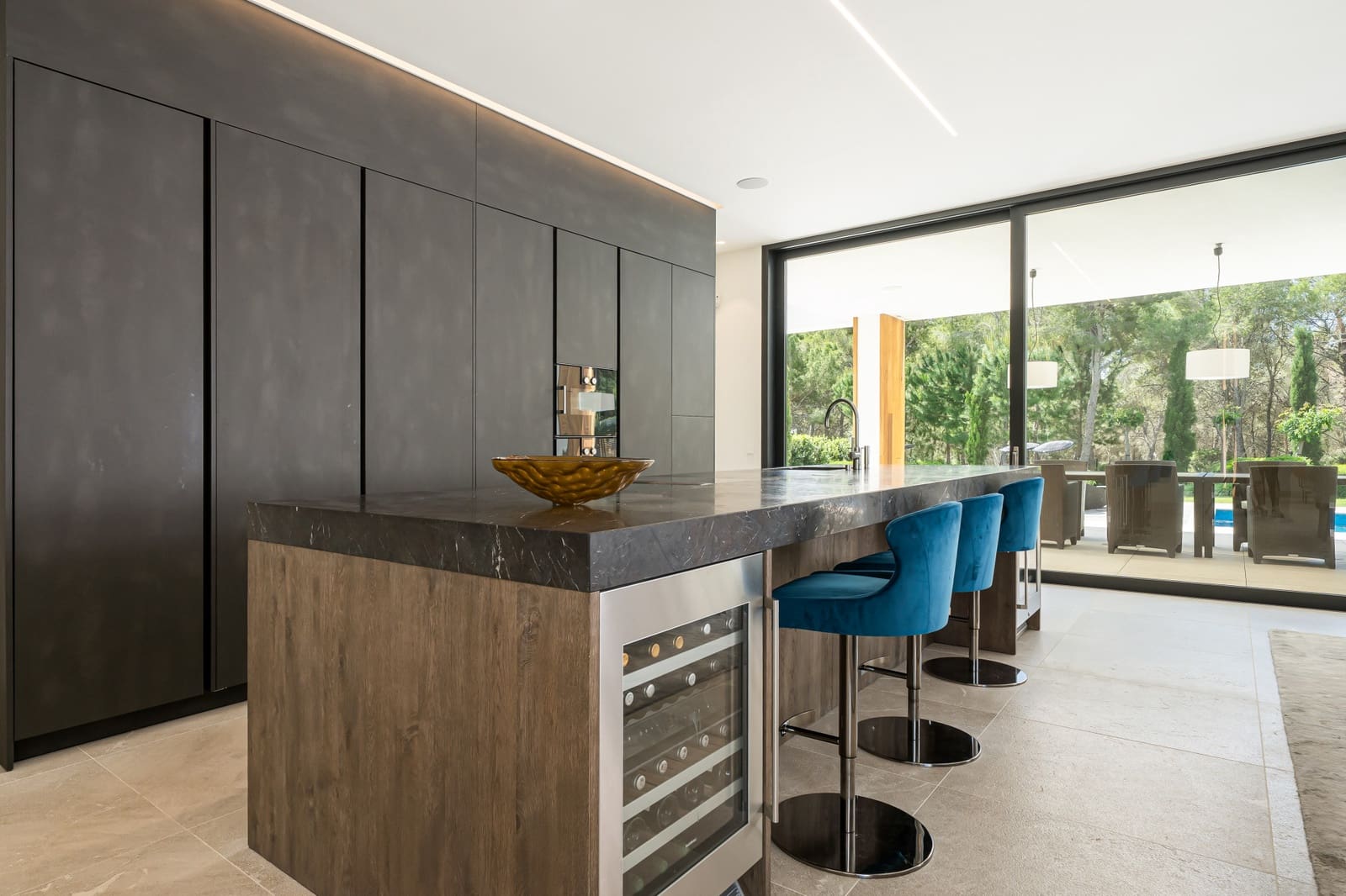 6 bedroom Villa for sale in Santa Ponsa with pool garage - € 7,500,000 (Ref: 9398408)