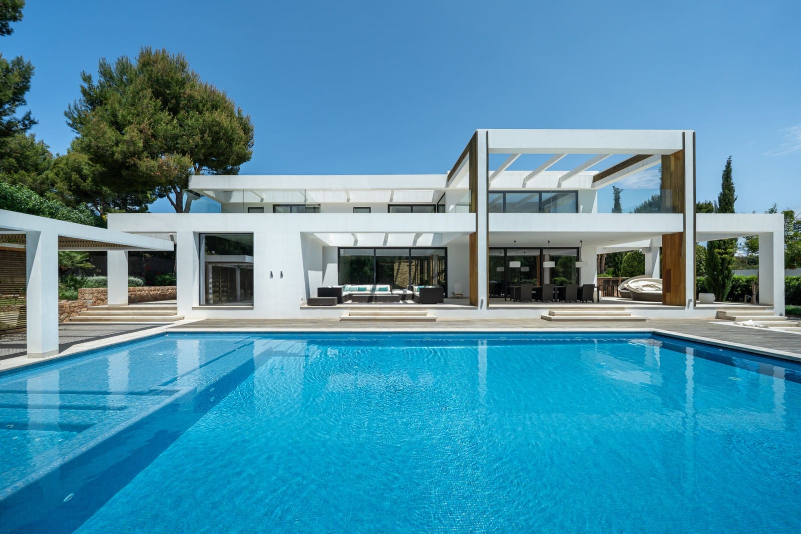 6 bedroom Villa for sale in Santa Ponsa with pool garage - € 7,500,000 (Ref: 9398408)