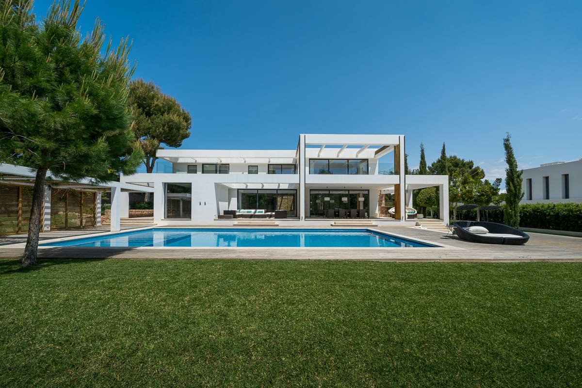 6 soverom Villa til salgs i Santa Ponsa med svømmebasseng garasje - € 7 500 000 (Ref: 9398408)