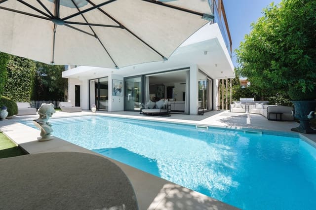 4 sypialnia Willa na sprzedaż w Nueva Atalaya, Estepona z basenem garażem - 1 825 000 € (Ref: 9422284)