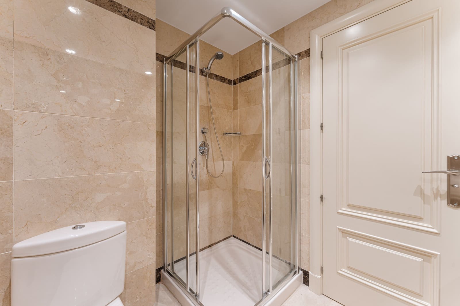 3 sovrum Lägenhet till salu i Marbella med pool garage - 1 195 000 € (Ref: 9450420)