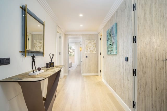 Ático de 4 habitaciones en Marbella en venta con piscina garaje - 2.690.000 € (Ref: 9452029)