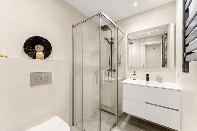 4 sovrum Lägenhet till salu i Nueva Alcántara, Marbella med pool garage - 729 000 € (Ref: 9456168)