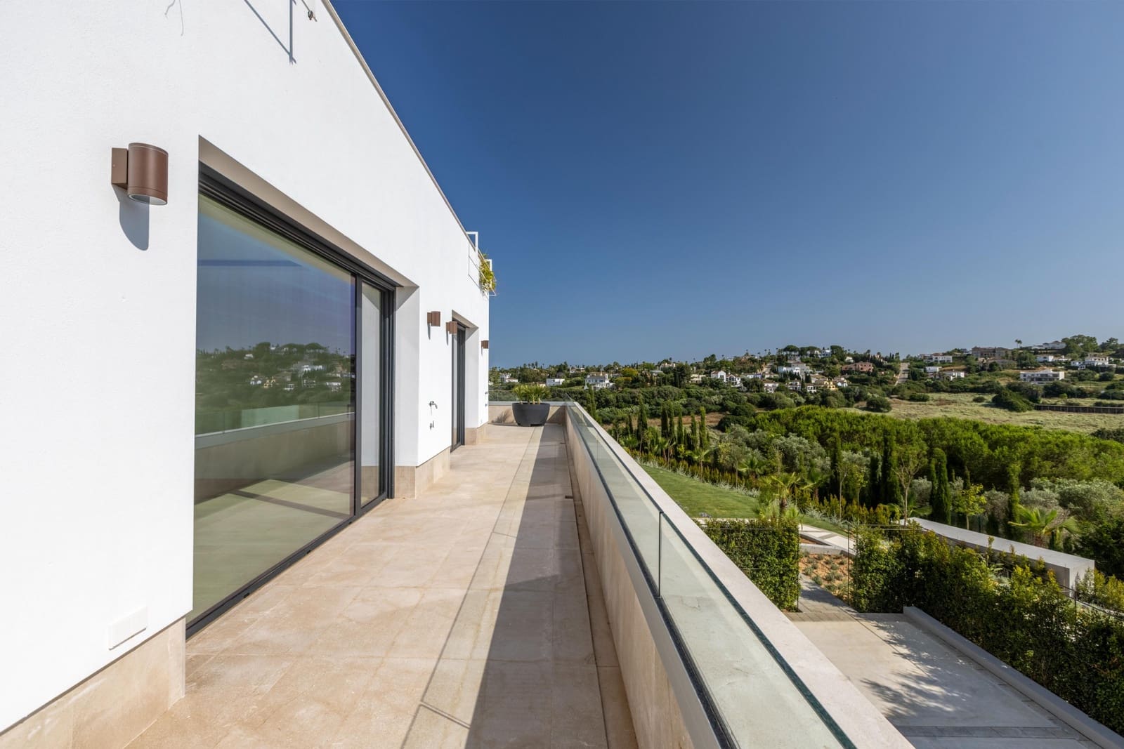 Chalet de 8 habitaciones en Sotogrande en venta con piscina garaje - 6.975.000 € (Ref: 9470572)