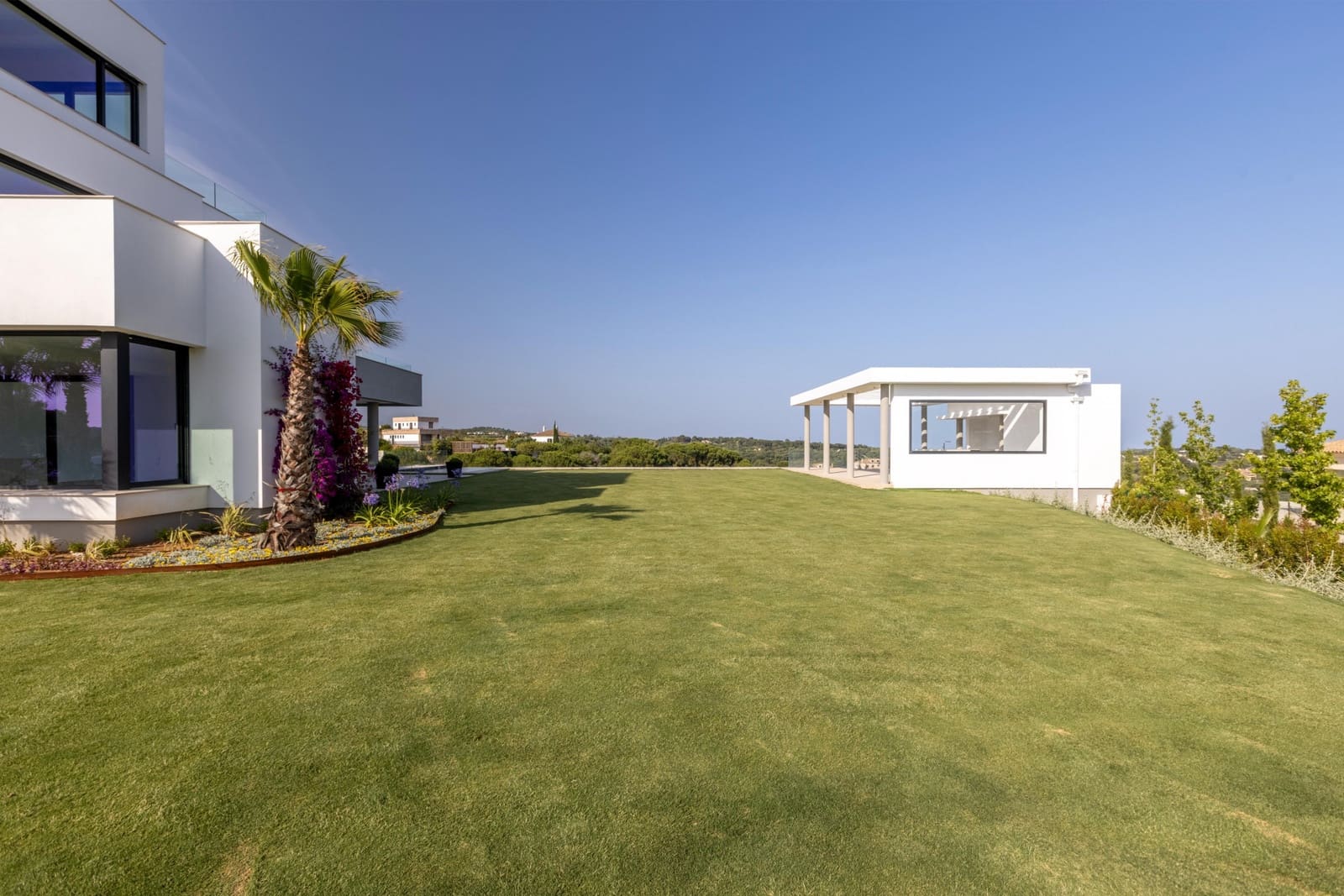 Chalet de 8 habitaciones en Sotogrande en venta con piscina garaje - 6.975.000 € (Ref: 9470572)
