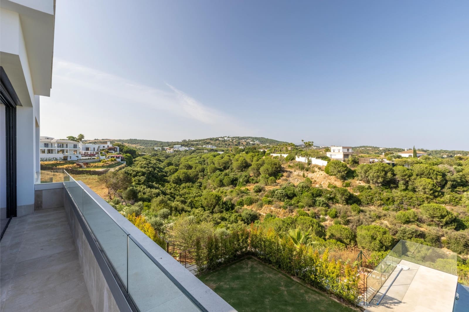 Chalet de 8 habitaciones en Sotogrande en venta con piscina garaje - 6.975.000 € (Ref: 9470572)