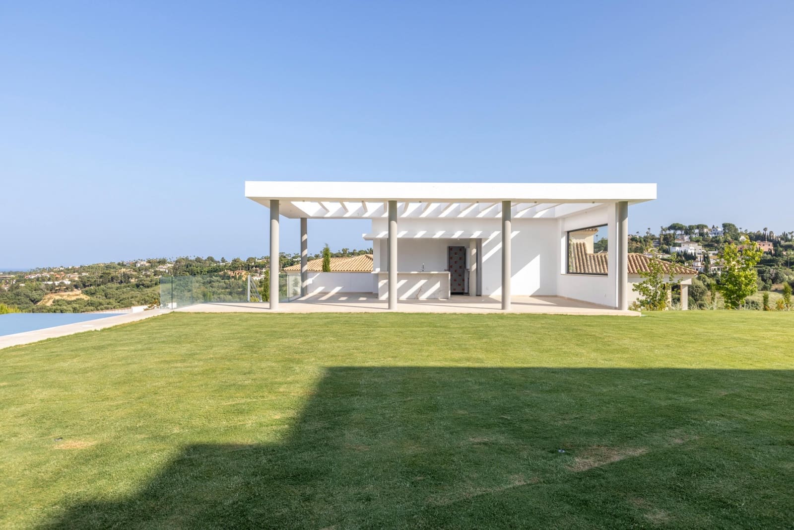 Chalet de 8 habitaciones en Sotogrande en venta con piscina garaje - 6.975.000 € (Ref: 9470572)