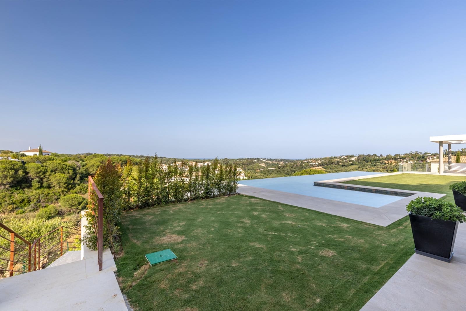 Chalet de 8 habitaciones en Sotogrande en venta con piscina garaje - 6.975.000 € (Ref: 9470572)