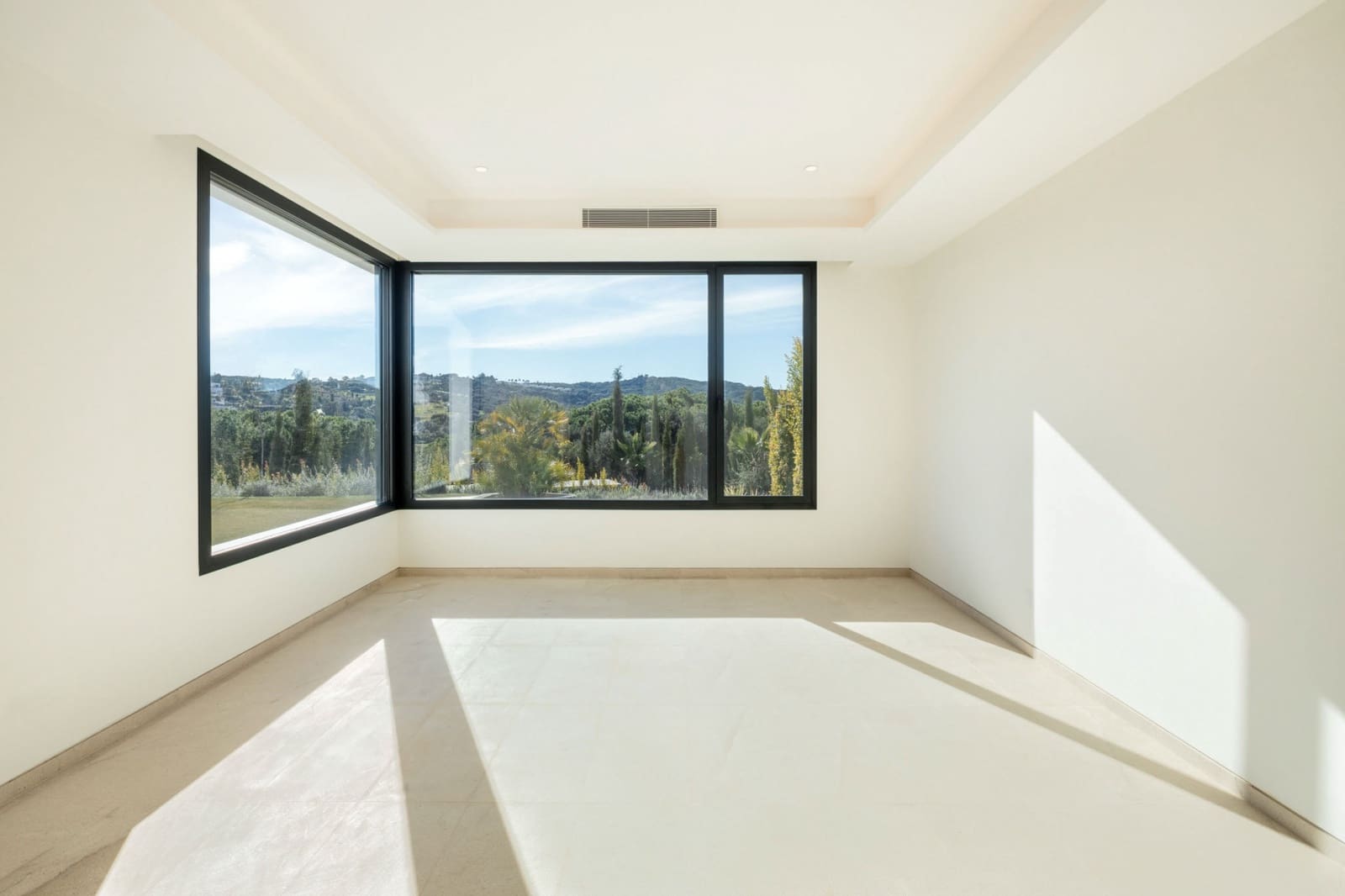 8 Zimmer Villa zu verkaufen in Sotogrande mit Pool Garage - 6.975.000 € (Ref: 9470572)