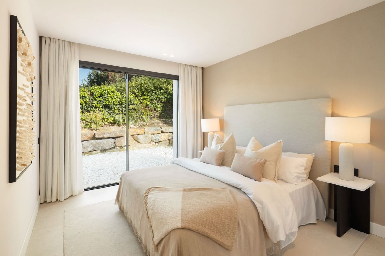 5 bedroom Villa for sale in El Paraiso with pool - € 3,695,000 (Ref: 9504159)