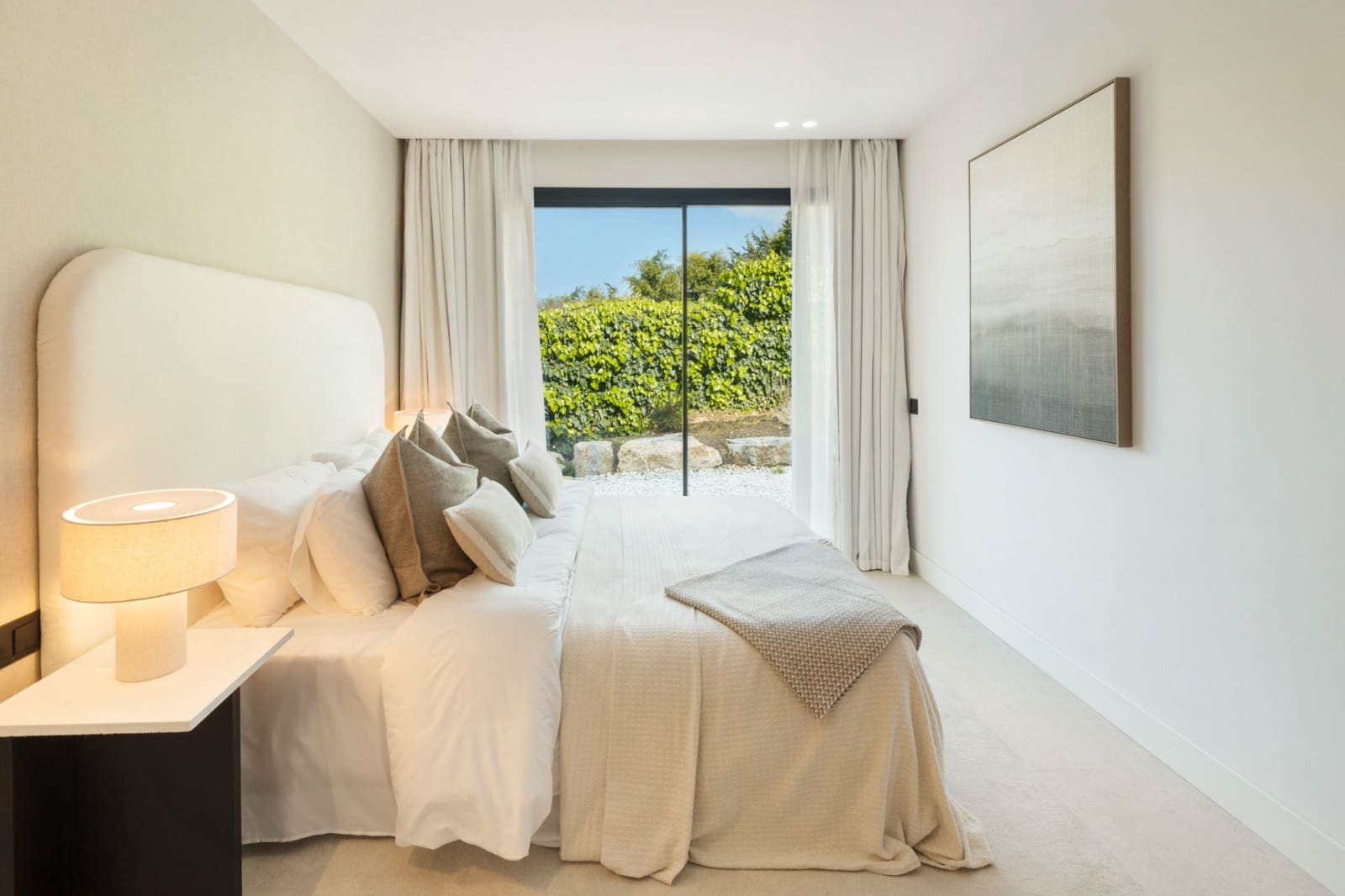 5 bedroom Villa for sale in El Paraiso with pool - € 3,695,000 (Ref: 9504159)