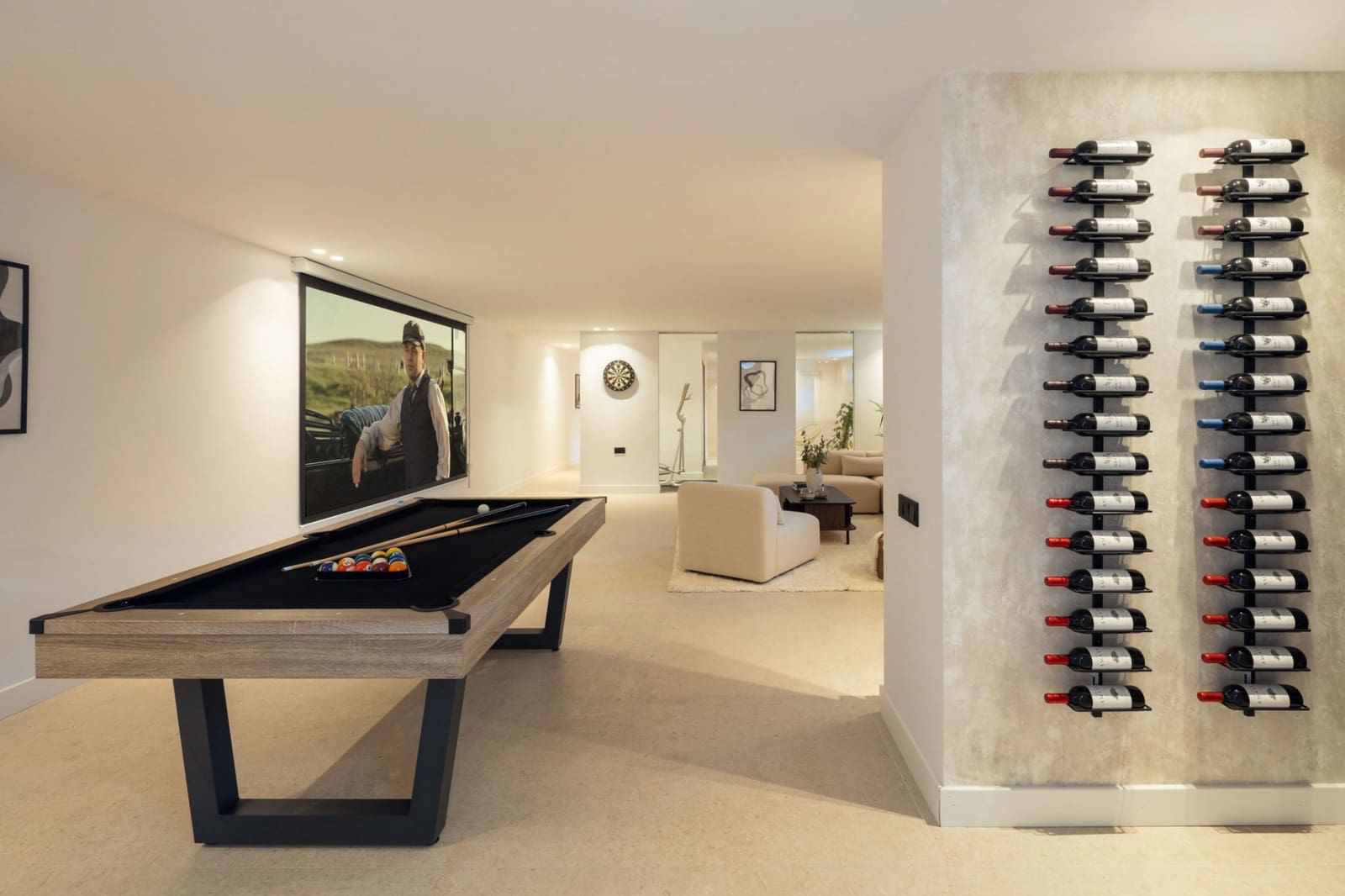 5 bedroom Villa for sale in El Paraiso with pool - € 3,695,000 (Ref: 9504159)