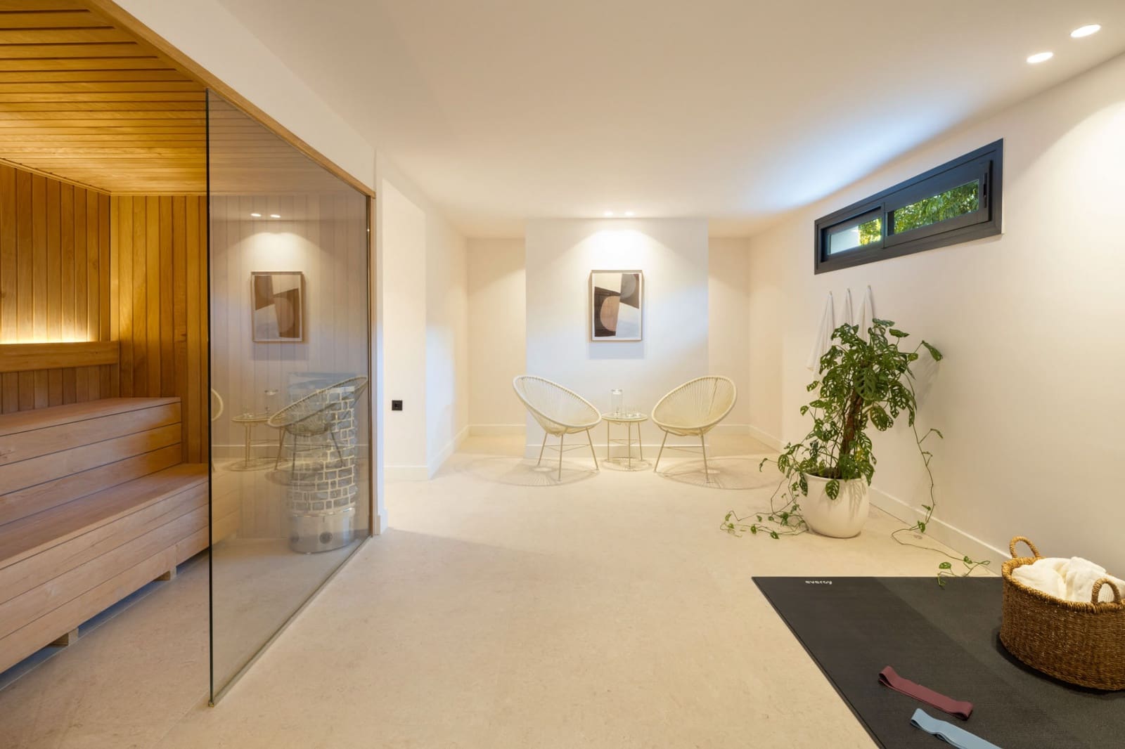 5 bedroom Villa for sale in El Paraiso with pool - € 3,695,000 (Ref: 9504159)