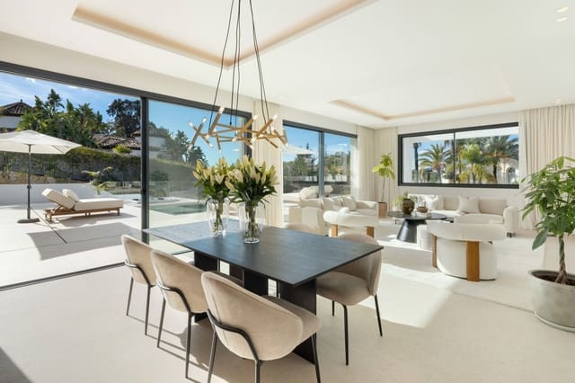 5 bedroom Villa for sale in El Paraiso, Estepona with pool - € 3,695,000 (Ref: 9504159)