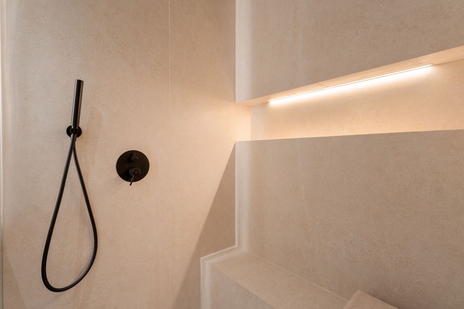 Apartamento de 3 habitaciones en Benahavís en venta con piscina - 695.000 € (Ref: 9519144)