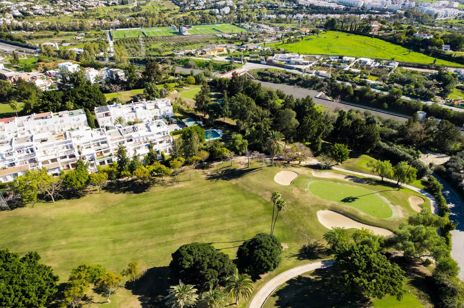 Apartamento de 3 habitaciones en Benahavís en venta con piscina - 695.000 € (Ref: 9519144)