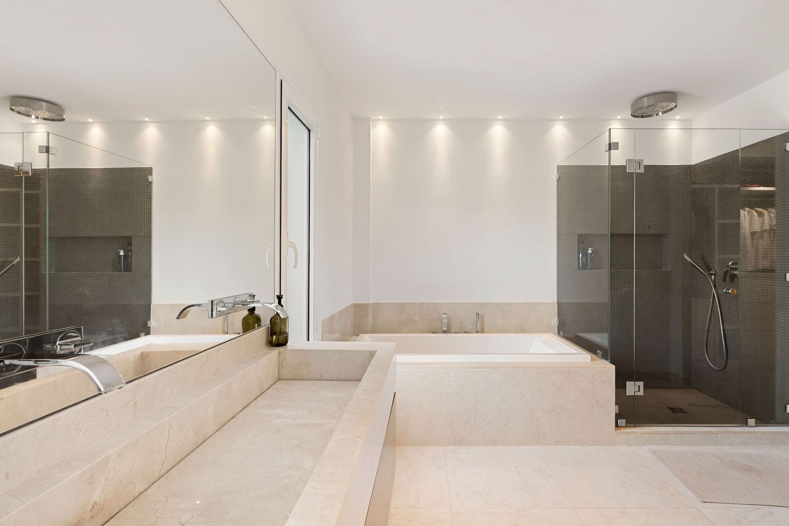 4 makuuhuone Huoneisto myytävänä paikassa Marbella mukana uima-altaan 
autotalli - 1 495 000 € (Ref: 9524177)