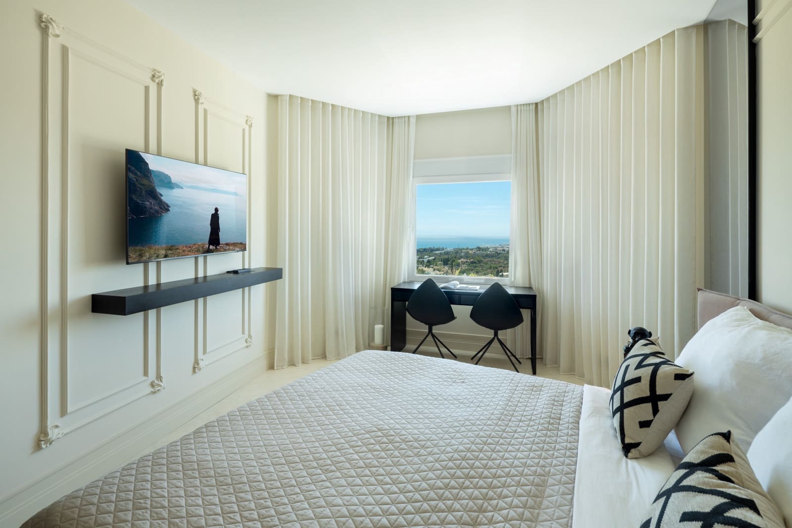 4 sypialnia Penthouse na sprzedaż w Marbella z basenem garażem - 2 995 000 € (Ref: 9591131)