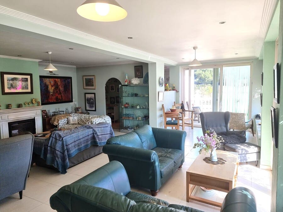 3 soveværelse Finca/Landehus til salg i Lucena del Puerto med swimmingpool garage - € 250.000 (Ref: 10051890)