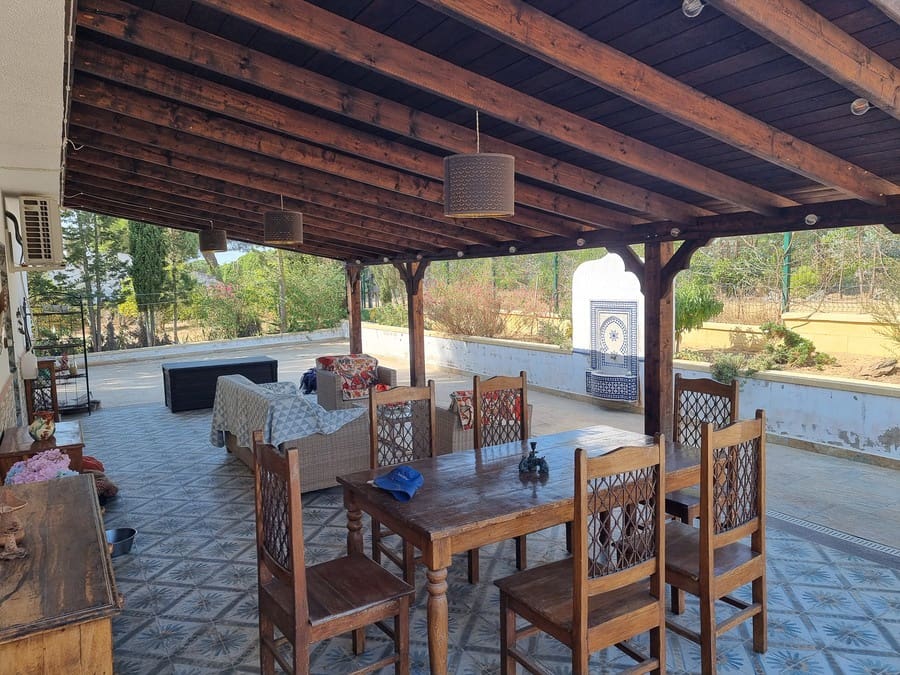 3 soveværelse Finca/Landehus til salg i Lucena del Puerto med swimmingpool garage - € 250.000 (Ref: 10051890)