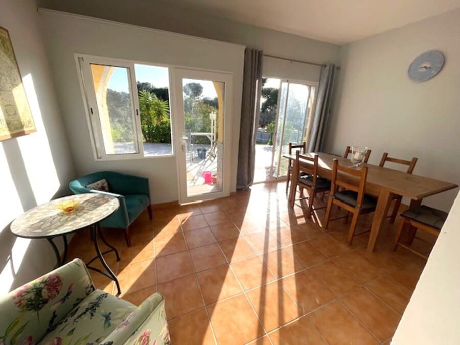 4 soveværelse Finca/Landehus til salg i Bonares med swimmingpool garage - € 220.000 (Ref: 10051891)