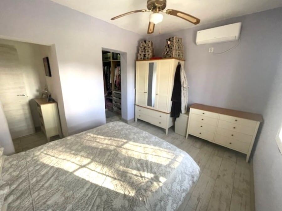 4 soveværelse Finca/Landehus til salg i Bonares med swimmingpool garage - € 220.000 (Ref: 10051891)