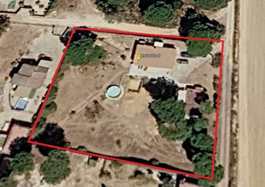 4 soveværelse Finca/Landehus til salg i Bonares med swimmingpool garage - € 220.000 (Ref: 10051891)