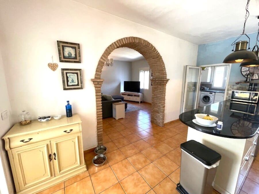 4 soveværelse Finca/Landehus til salg i Bonares med swimmingpool garage - € 220.000 (Ref: 10051891)