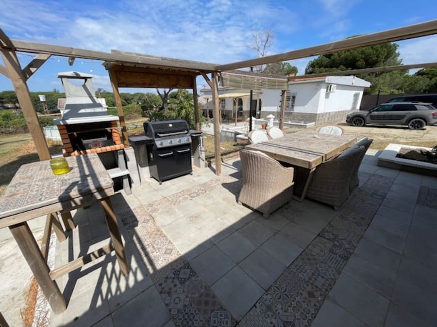 4 soveværelse Finca/Landehus til salg i Bonares med swimmingpool garage - € 220.000 (Ref: 10051891)
