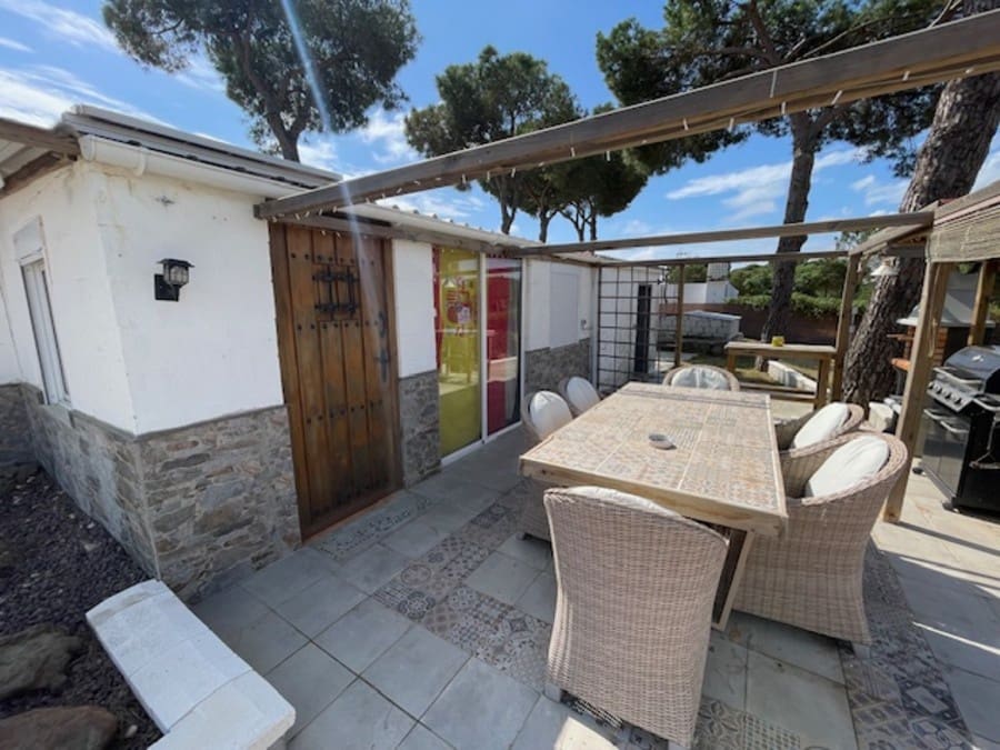 4 soveværelse Finca/Landehus til salg i Bonares med swimmingpool garage - € 220.000 (Ref: 10051891)