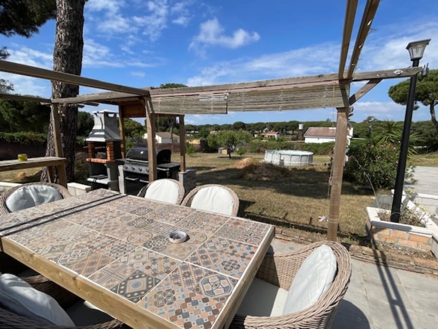4 soveværelse Finca/Landehus til salg i Bonares med swimmingpool garage - € 220.000 (Ref: 10051891)