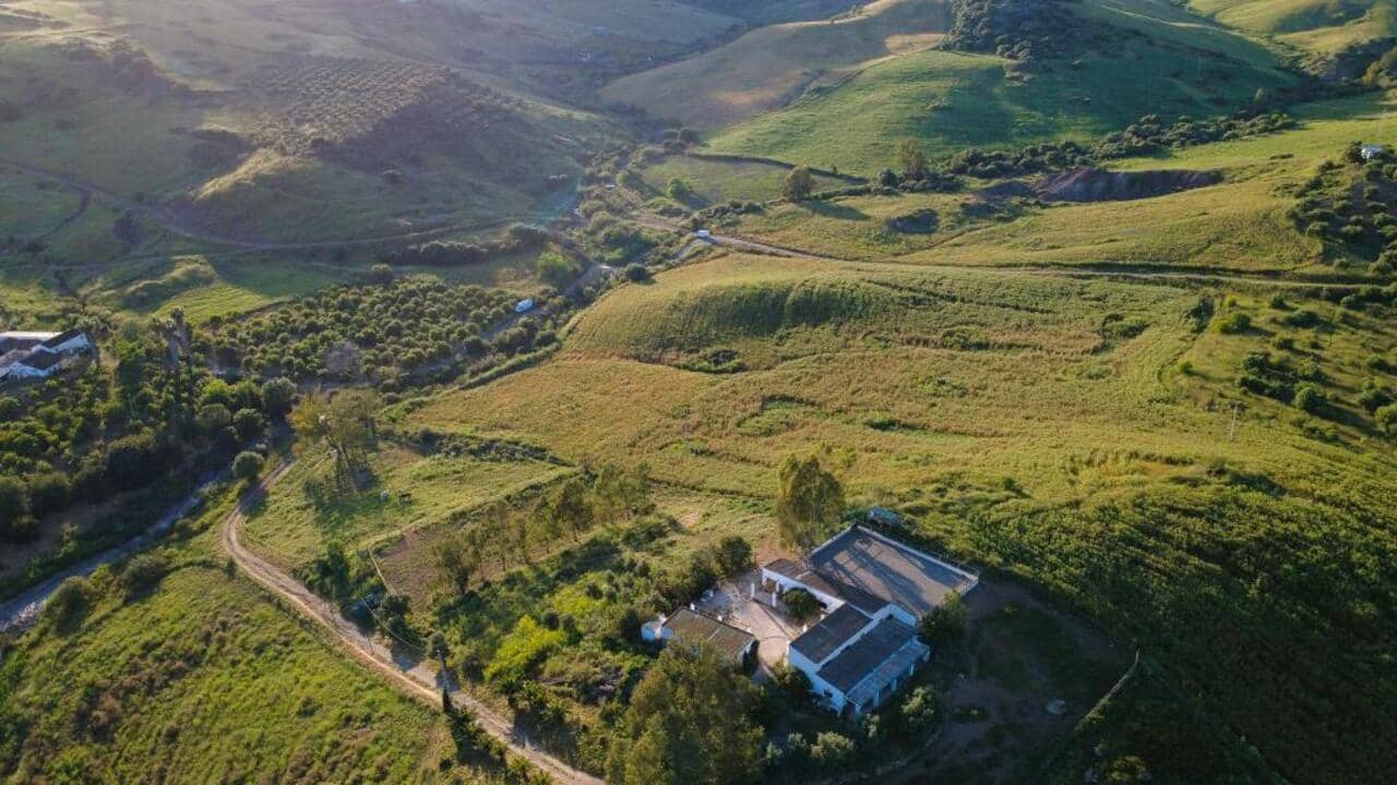 6 bedroom Finca/Country House for sale in Alora with pool garage - € 440,000 (Ref: 10183942)