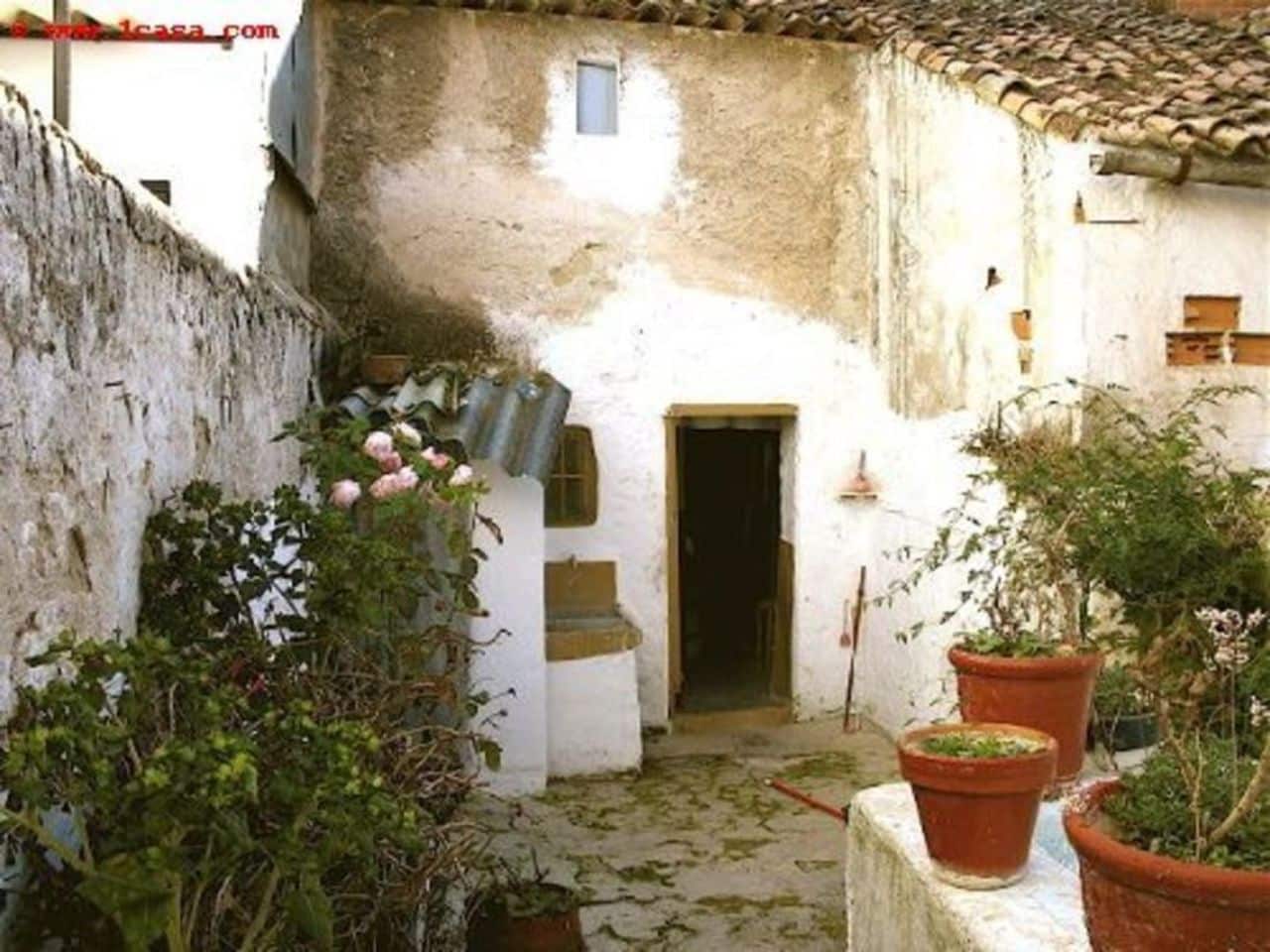 2 slaapkamer Huis te koop in Fuensanta de Martos met zwembad - € 19.500 (Ref: 3954305)