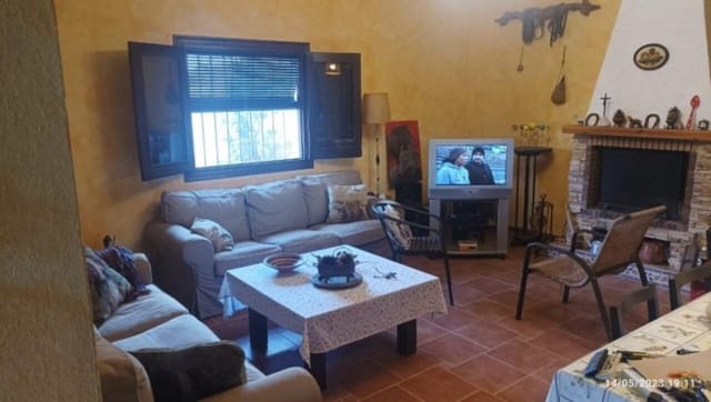 2 sypialnia Finka/Dom wiejski na sprzedaż w Alora z basenem garażem - 235 000 € (Ref: 8064278)