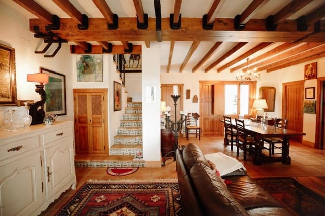 5 bedroom Finca/Country House for sale in Alora with pool garage - € 695,000 (Ref: 8556074)