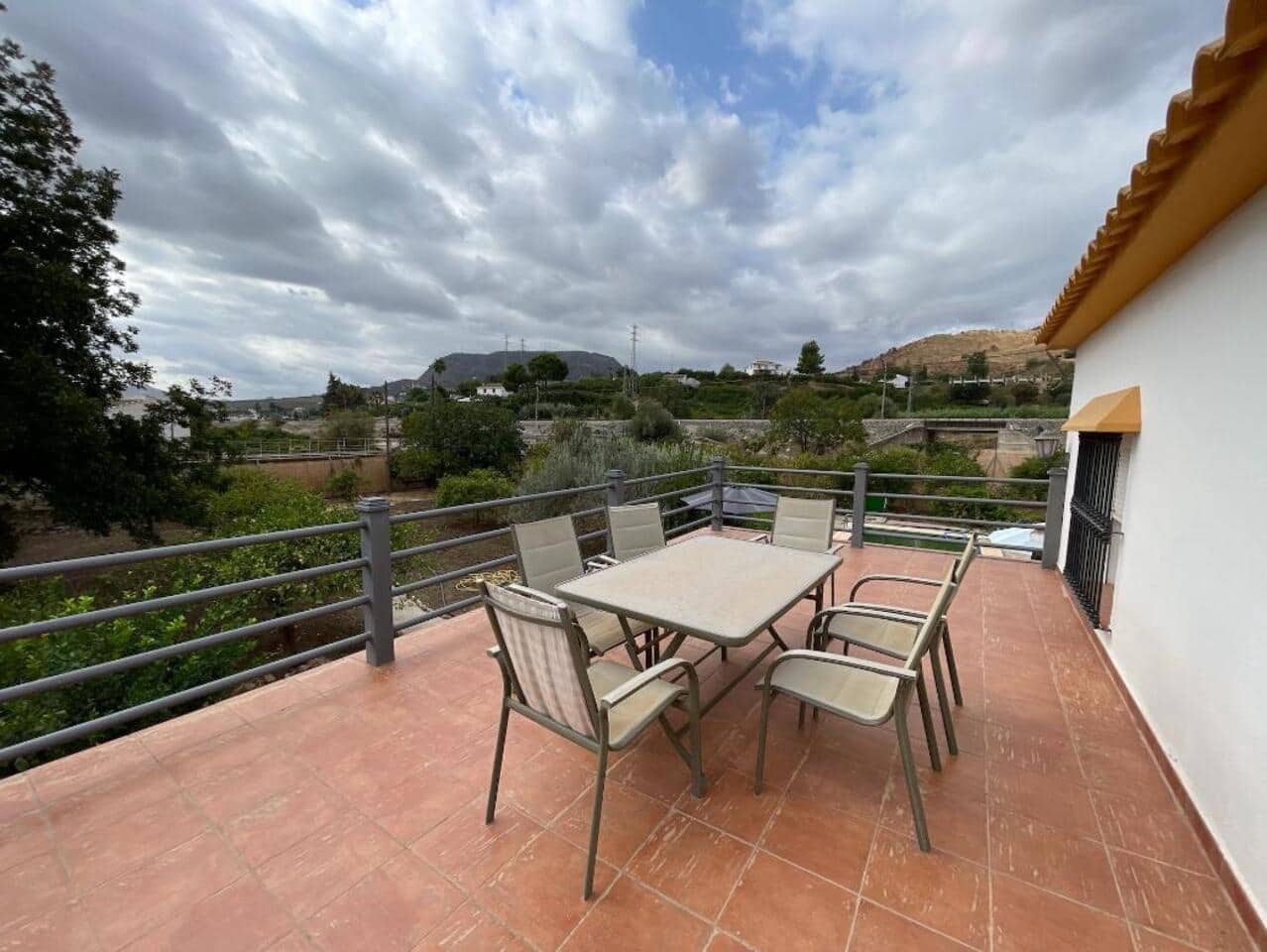 4 soverom Villa til salgs i Alora med svømmebasseng garasje - € 350 000 (Ref: 8776629)