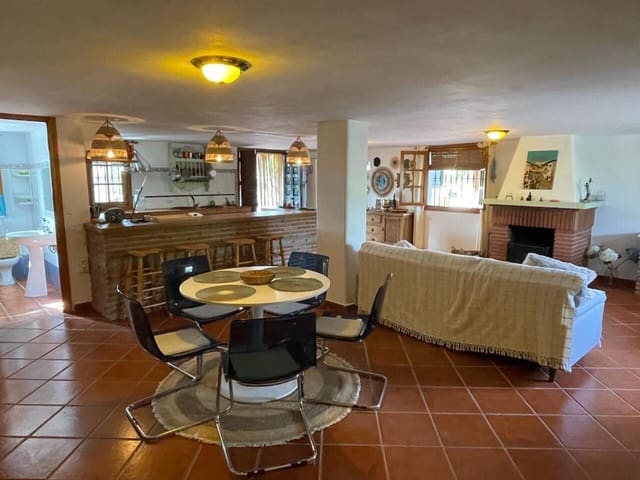 4 soverom Villa til salgs i Alora med svømmebasseng garasje - € 350 000 (Ref: 8776629)