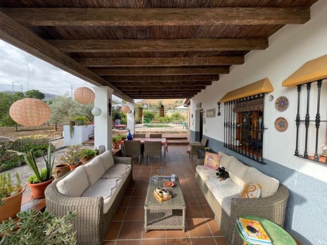 4 soverom Villa til salgs i Alora med svømmebasseng garasje - € 350 000 (Ref: 8776629)