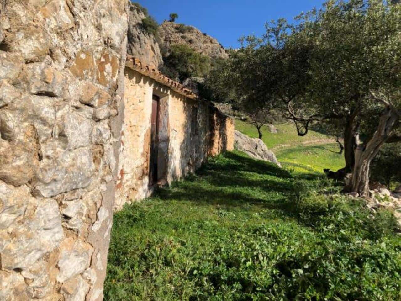 Finca/Landehus til salg i El Chorro med garage - € 127.250 (Ref: 8824073)