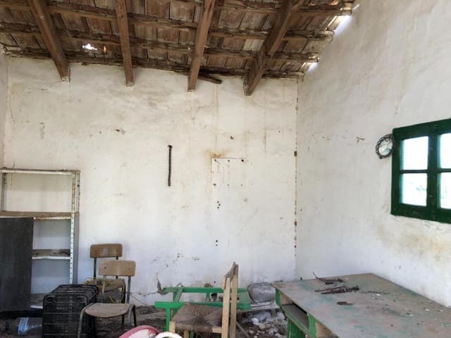 Finca/Herregård til salgs i Alora - € 90 000 (Ref: 8837435)