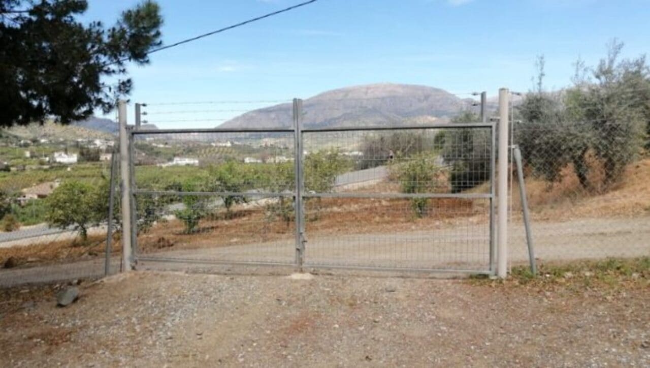 Finca/Herregård til salgs i Alora - € 220 000 (Ref: 8837438)