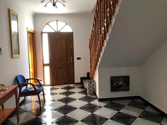 5 soveværelse Byhus til salg i Alora med garage - € 285.000 (Ref: 8952320)