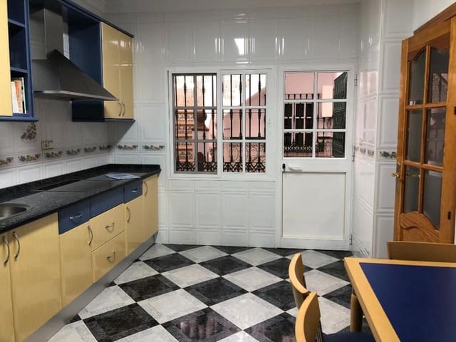 5 soveværelse Byhus til salg i Alora med garage - € 285.000 (Ref: 8952320)