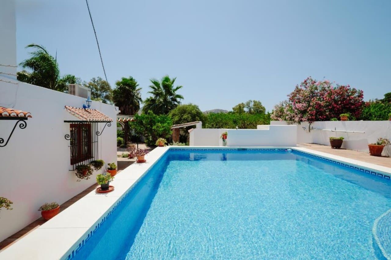 3 soveværelse Finca/Landehus til salg i Alora med swimmingpool garage - € 240.000 (Ref: 9107207)