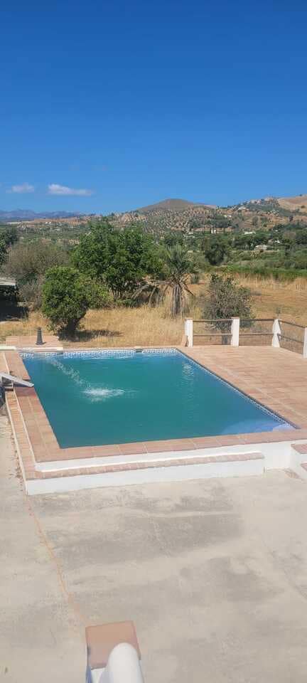 4 soveværelse Finca/Landehus til salg i Alora med swimmingpool garage - € 345.000 (Ref: 9246065)