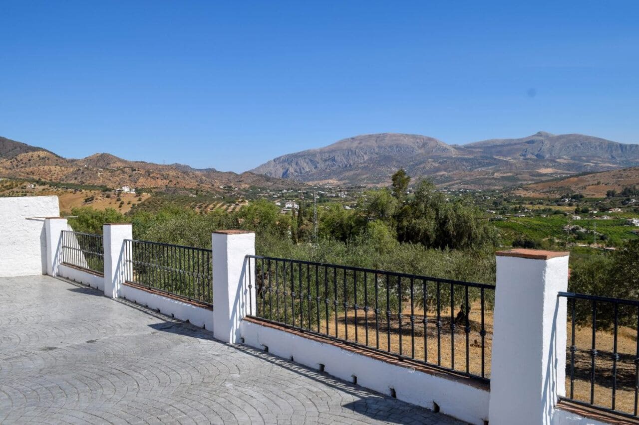 4 bedroom Finca/Country House for sale in Alora with pool garage - € 685,000 (Ref: 9293865)